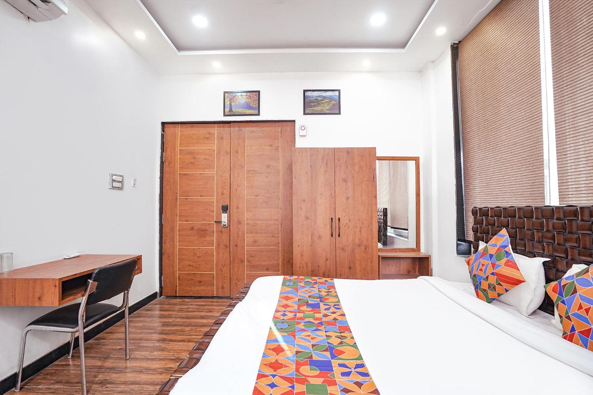 Fabhotel Villa De Benares ภายนอก รูปภาพ